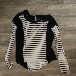 Black/white lace top